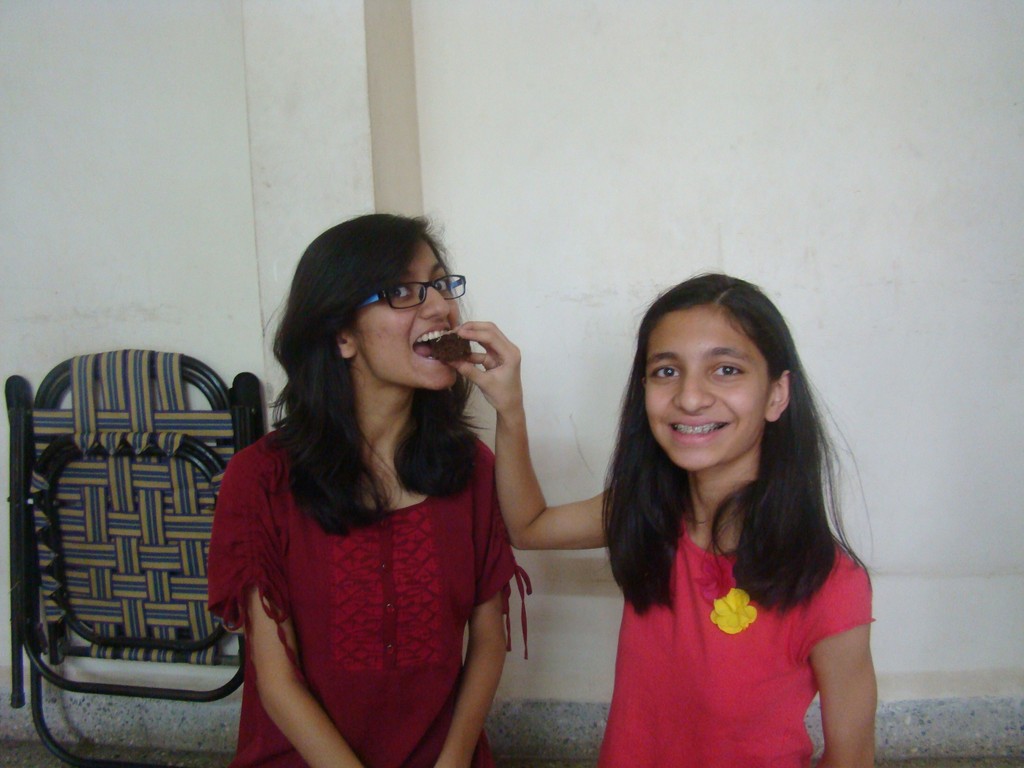 Eesha n Tanvi - 4.JPG